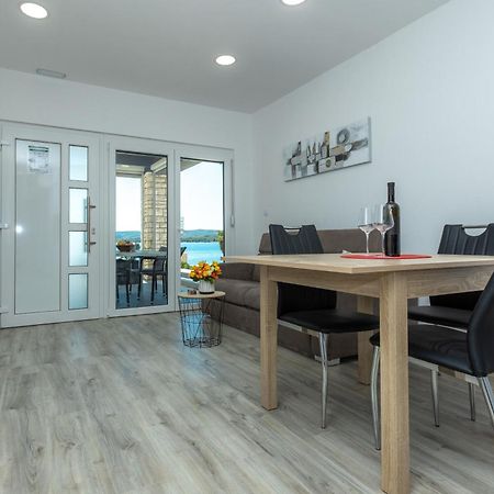 Apartments Maris Sveti Filip i Jakov Cameră foto